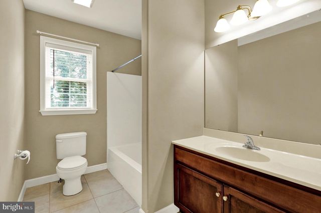 658 EBERSOLE RD, Reading, PA 19605