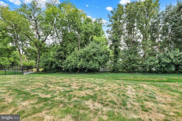 658 EBERSOLE RD, Reading, PA 19605