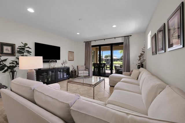 5040 Pendelton Square, Vero Beach, FL 32967