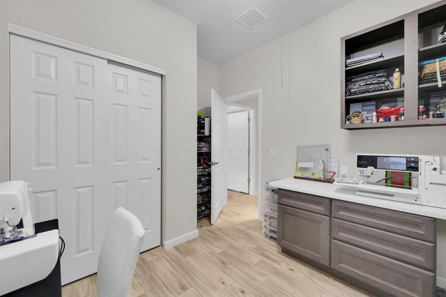 5040 Pendelton Square, Vero Beach, FL 32967