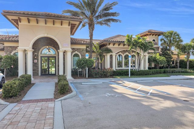 5040 Pendelton Square, Vero Beach, FL 32967
