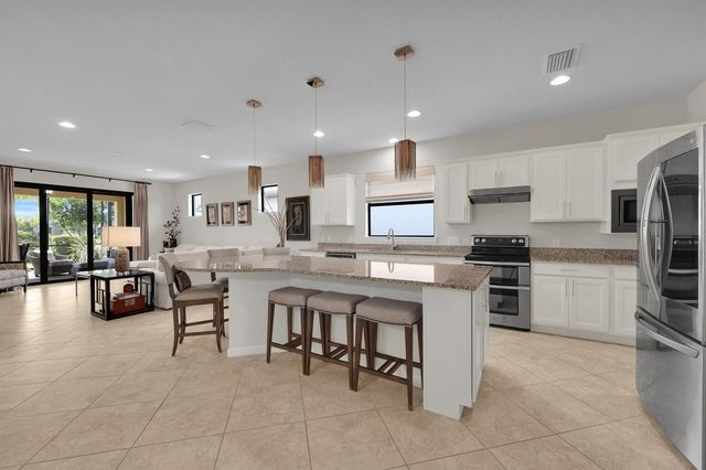 5040 Pendelton Square, Vero Beach, FL 32967