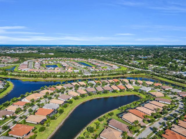 5040 Pendelton Square, Vero Beach, FL 32967