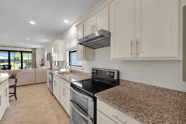 5040 Pendelton Square, Vero Beach, FL 32967