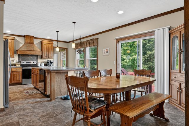 295 Narrow Way, Crossville, TN 38572