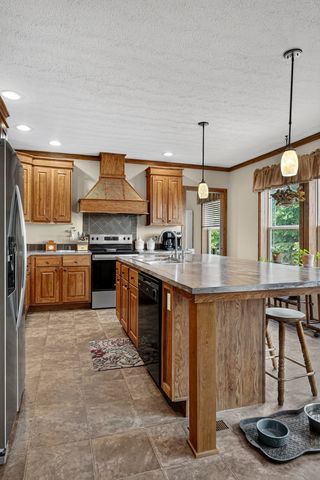 295 Narrow Way, Crossville, TN 38572