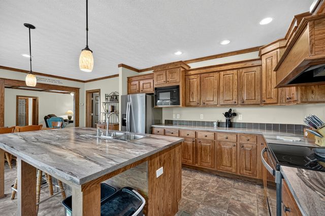 295 Narrow Way, Crossville, TN 38572