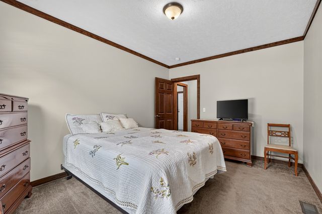 295 Narrow Way, Crossville, TN 38572