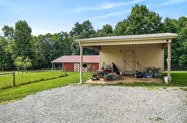 295 Narrow Way, Crossville, TN 38572