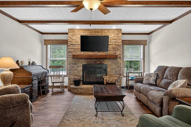 295 Narrow Way, Crossville, TN 38572
