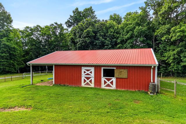 295 Narrow Way, Crossville, TN 38572