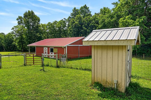 295 Narrow Way, Crossville, TN 38572