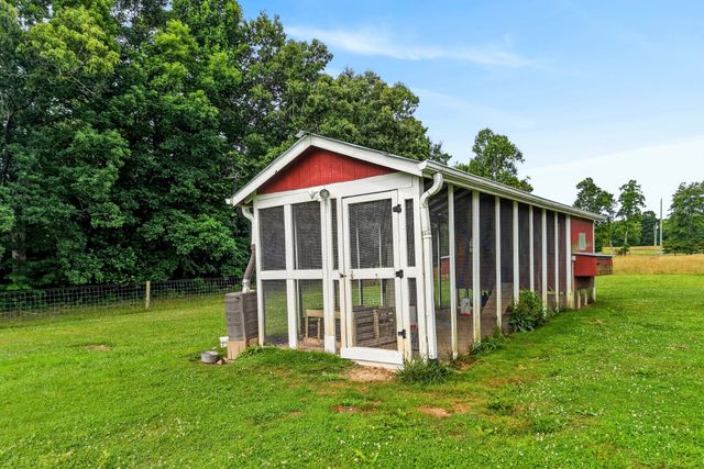 295 Narrow Way, Crossville, TN 38572