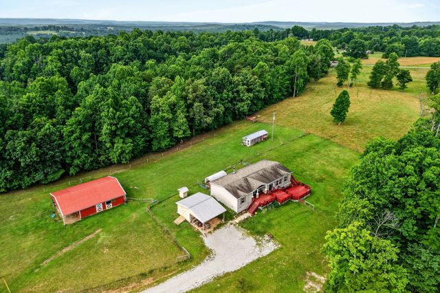295 Narrow Way, Crossville, TN 38572