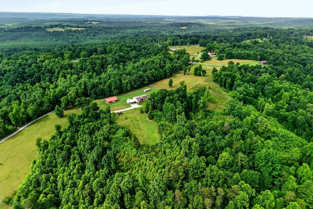 295 Narrow Way, Crossville, TN 38572