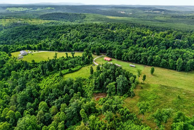 295 Narrow Way, Crossville, TN 38572