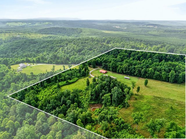 295 Narrow Way, Crossville, TN 38572