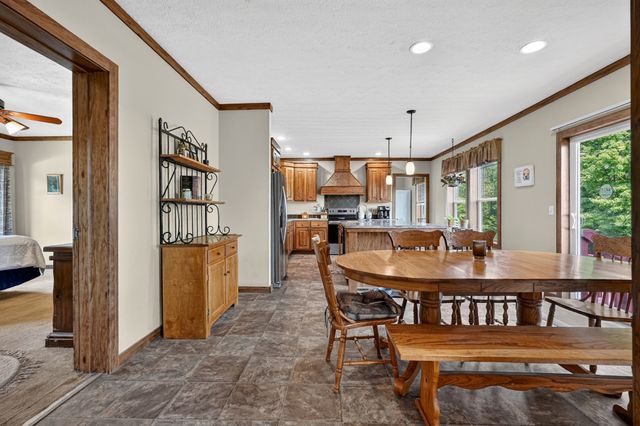 295 Narrow Way, Crossville, TN 38572