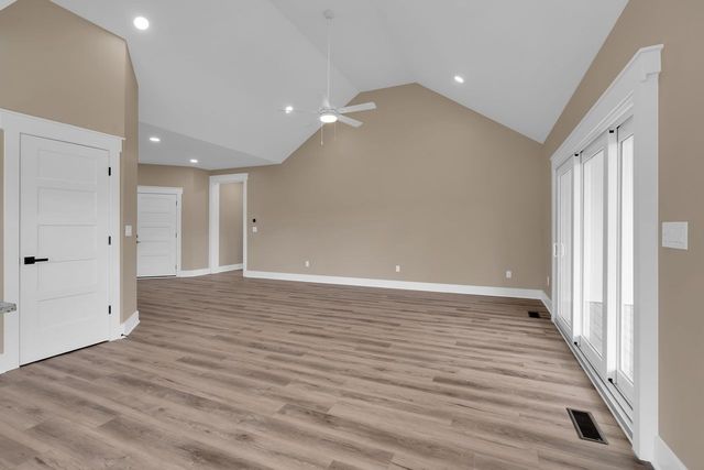 84 Meadowood Ln, Winchester, TN 37398