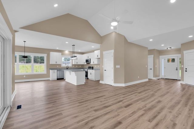 84 Meadowood Ln, Winchester, TN 37398