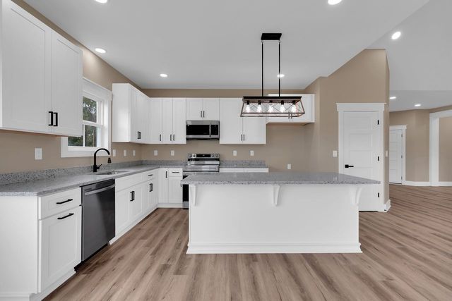 84 Meadowood Ln, Winchester, TN 37398