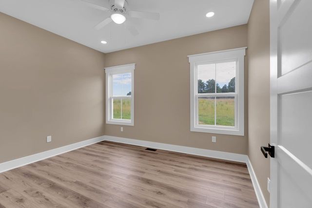 84 Meadowood Ln, Winchester, TN 37398