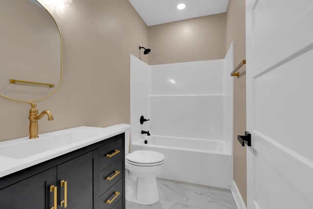 84 Meadowood Ln, Winchester, TN 37398