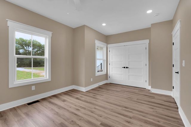 84 Meadowood Ln, Winchester, TN 37398