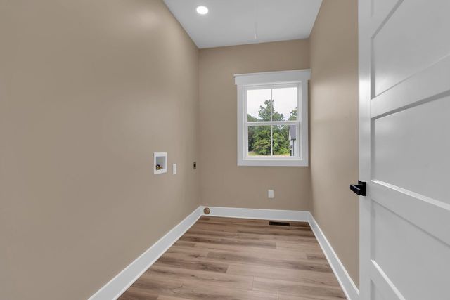 84 Meadowood Ln, Winchester, TN 37398