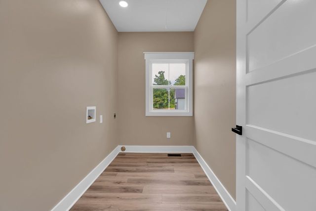 84 Meadowood Ln, Winchester, TN 37398