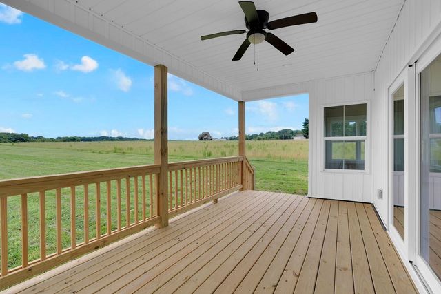 84 Meadowood Ln, Winchester, TN 37398