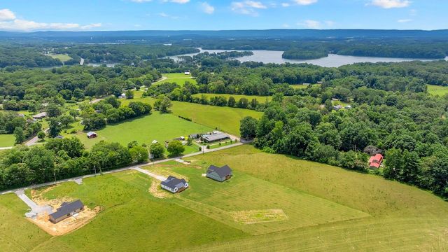 84 Meadowood Ln, Winchester, TN 37398