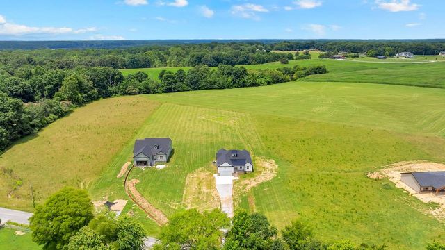 84 Meadowood Ln, Winchester, TN 37398