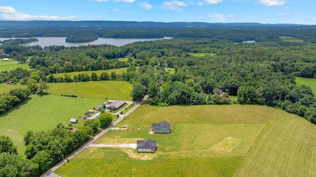 84 Meadowood Ln, Winchester, TN 37398