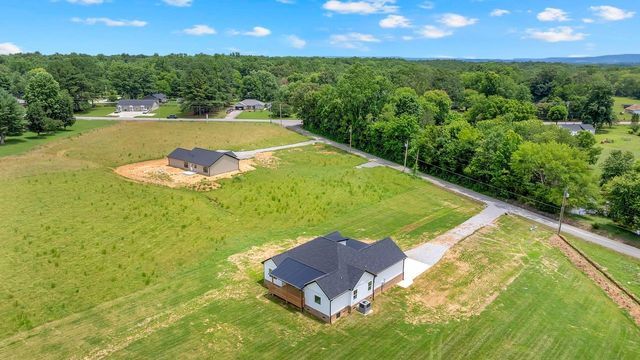 84 Meadowood Ln, Winchester, TN 37398