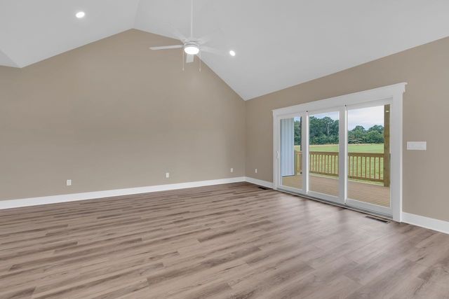 84 Meadowood Ln, Winchester, TN 37398