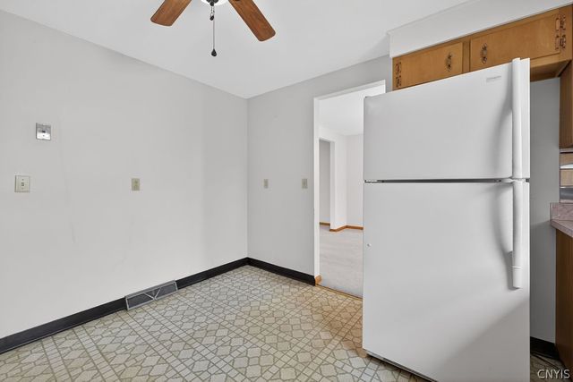 6 Lorraine Crescent, Clay, NY 13090
