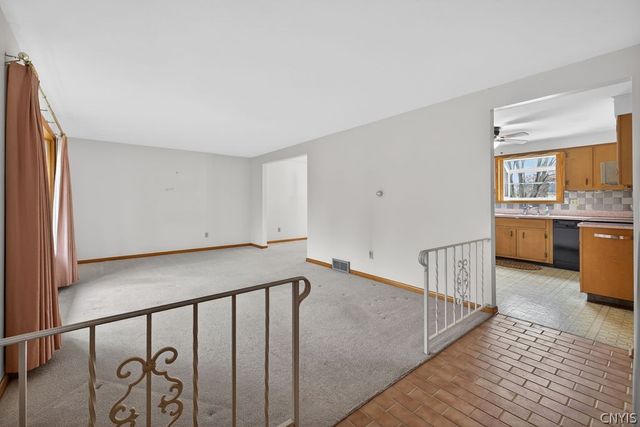 6 Lorraine Crescent, Clay, NY 13090