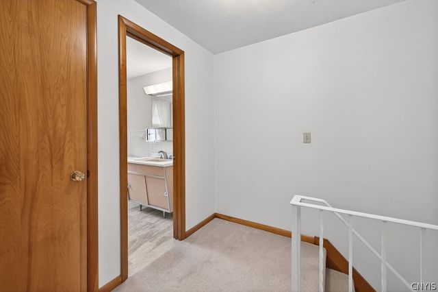 6 Lorraine Crescent, Clay, NY 13090