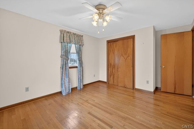 6 Lorraine Crescent, Clay, NY 13090