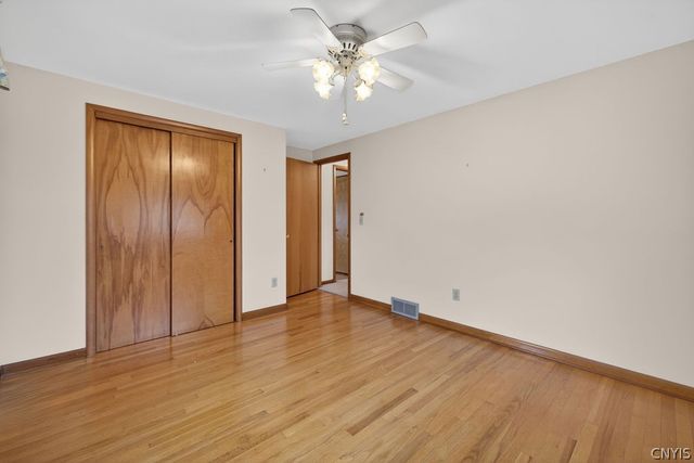 6 Lorraine Crescent, Clay, NY 13090