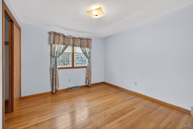 6 Lorraine Crescent, Clay, NY 13090