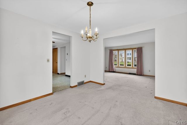 6 Lorraine Crescent, Clay, NY 13090