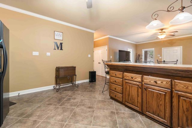60 Highland Rd, Tumbling Shoals, AR 72581