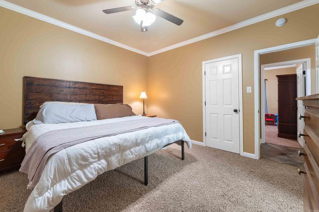 60 Highland Rd, Tumbling Shoals, AR 72581