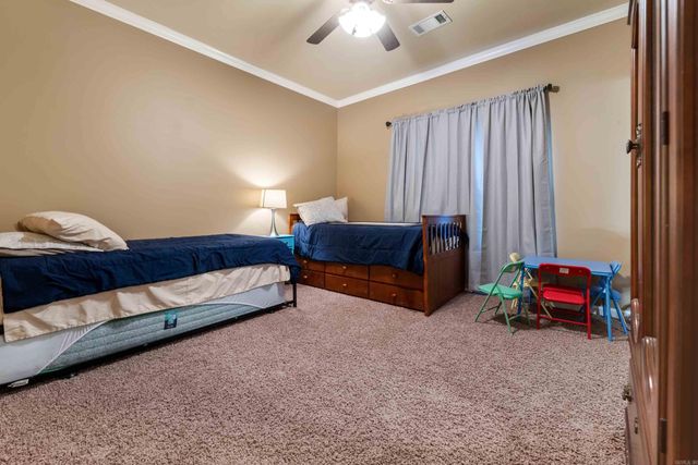 60 Highland Rd, Tumbling Shoals, AR 72581