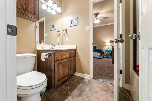 60 Highland Rd, Tumbling Shoals, AR 72581