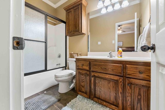 60 Highland Rd, Tumbling Shoals, AR 72581
