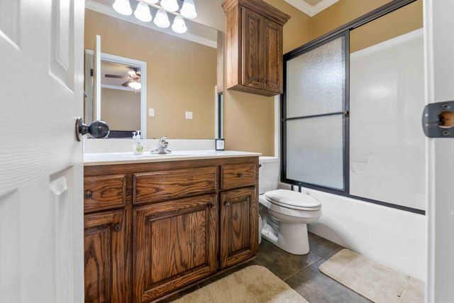 60 Highland Rd, Tumbling Shoals, AR 72581