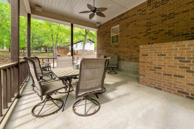 60 Highland Rd, Tumbling Shoals, AR 72581